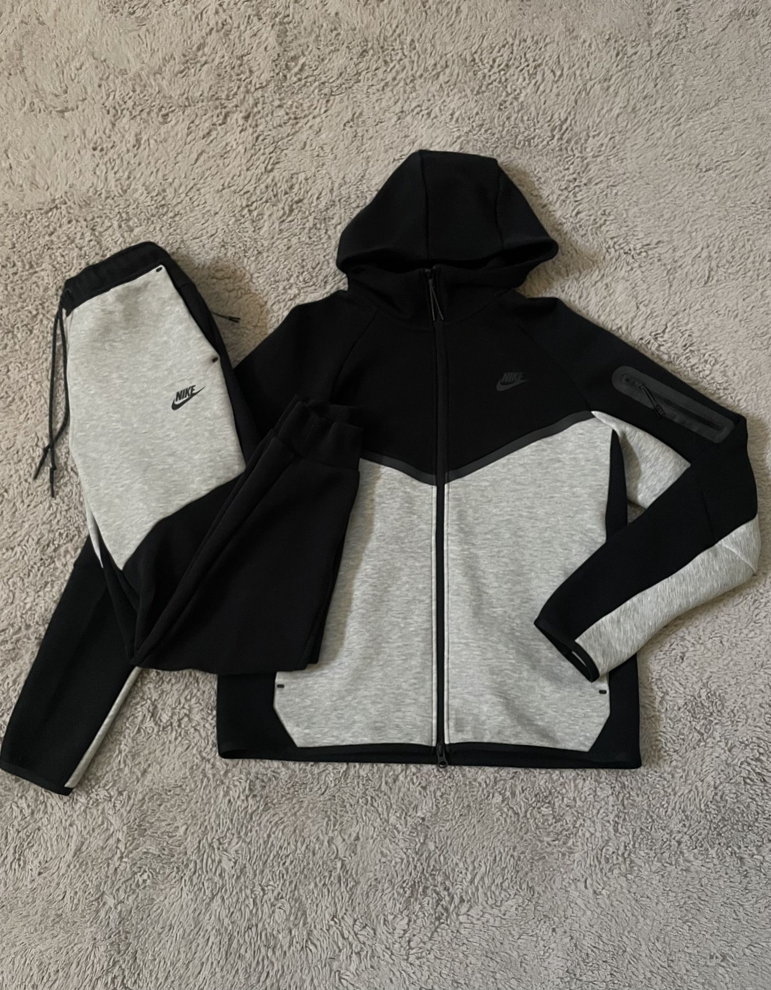 Nike Tech New Season Grey & Black