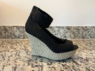 Jennifer Lopez Wedge Espadrilles Size 6.5