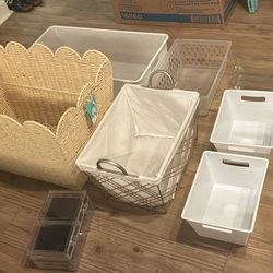 Storage bins