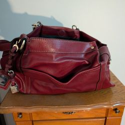 Elegant Burgundy Leather Handbag