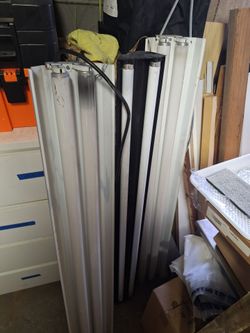 Free fluorescent light fixtures