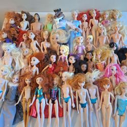 40 Disney Dolls Lot All For $10