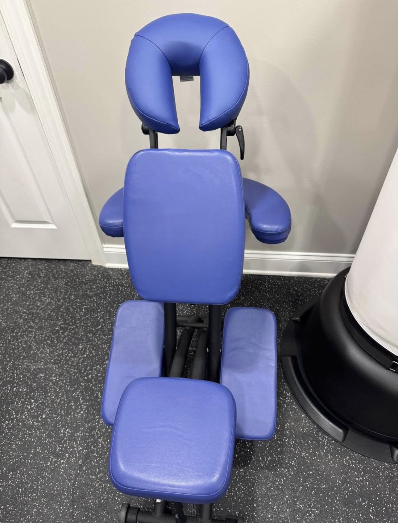 Oak works Massage Chair