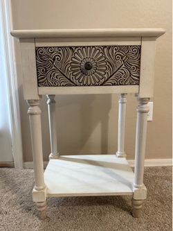 1 nightstand/side table