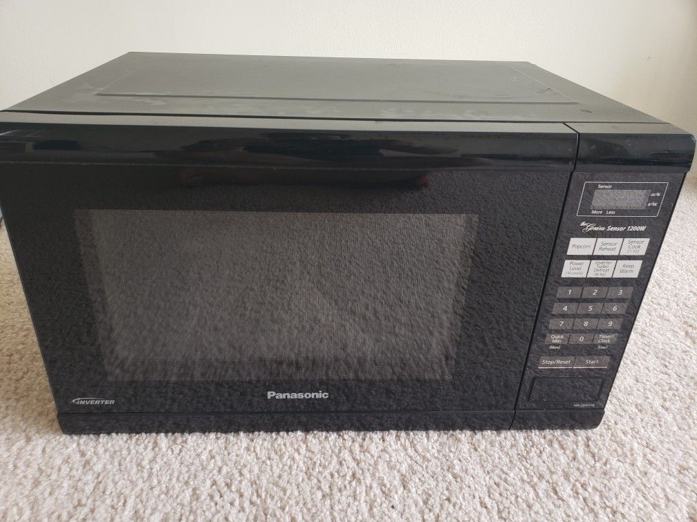 Panasonic - 1.2 Cu. Ft. Microwave with Sensor Cooking - Black