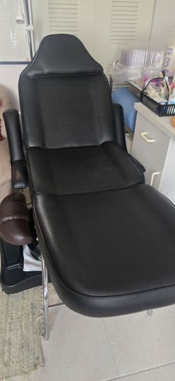 Facial/Massage Table