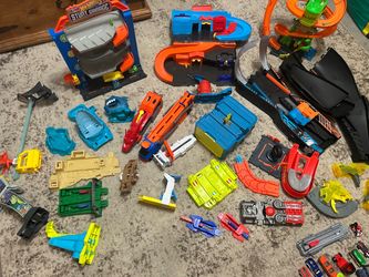 10+ Hot Wheels Sets