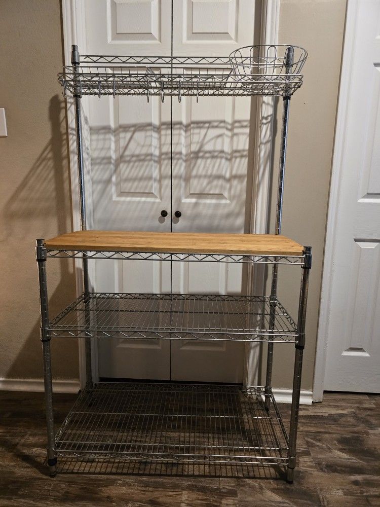 Very Nice Bakers Rack