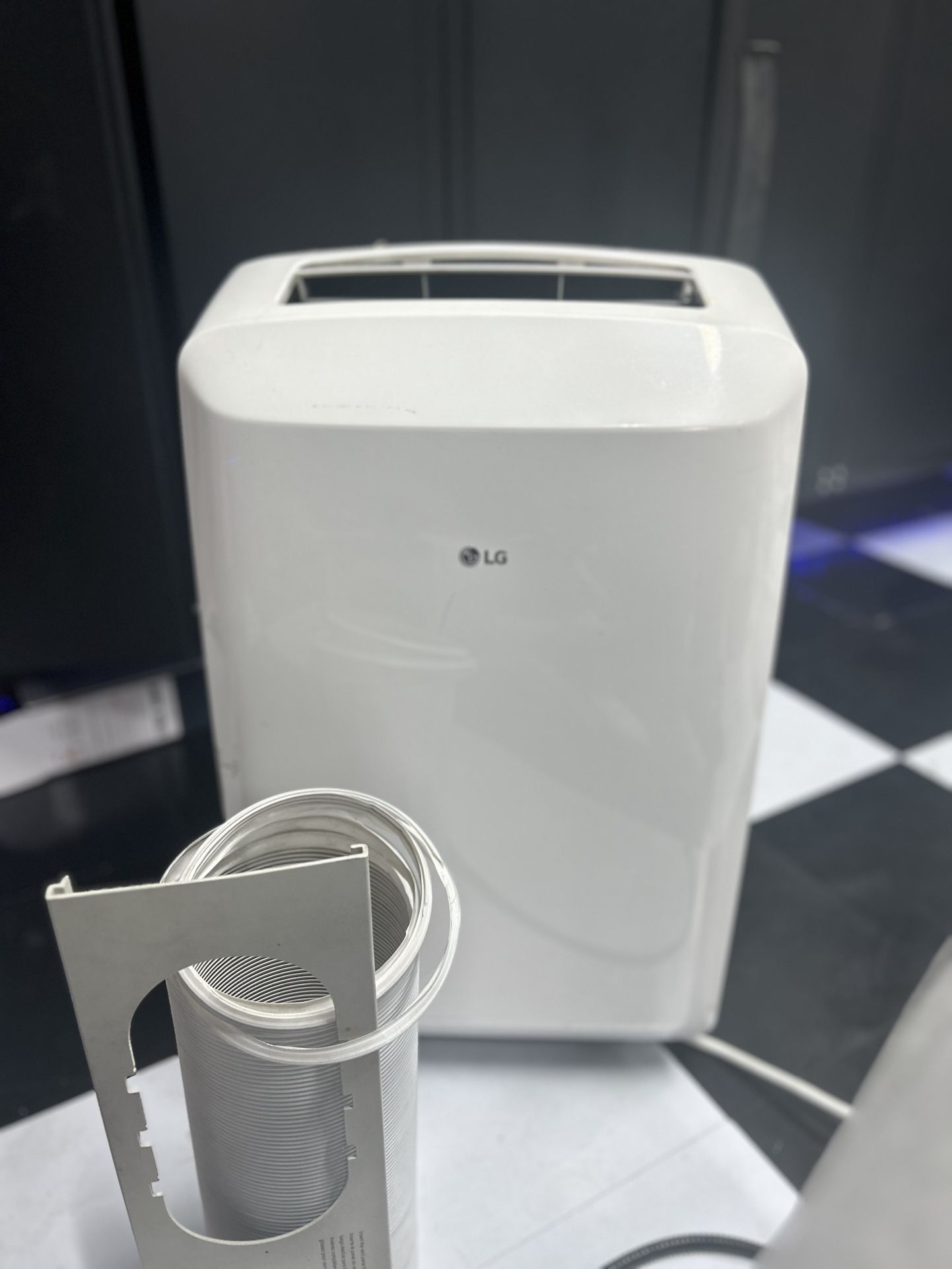LG portable Plug In Air conditioner