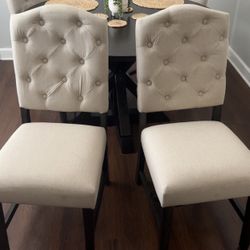 4 Upholstered Elegant Dining Chairs