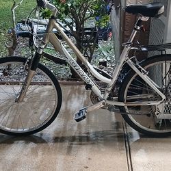 24 Inch Women's Giant Sedona DX Mountain Bike  