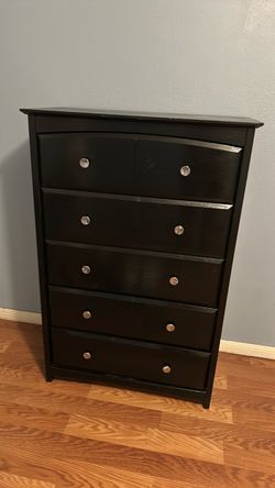 Black dresser with Sylvan knobs