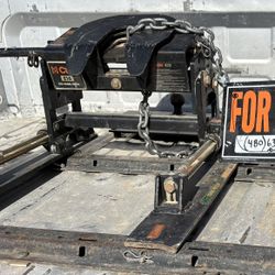 5th Wheel hitch, Curt E16 w/mount & rails/ hardware 
