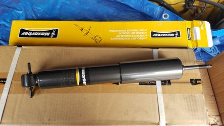 02 GMC Sierra 1500 Front Shock Absorbers. New in the Box.