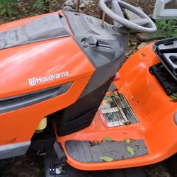 HUSQVARNA  RIDING LAWNMOWER 
