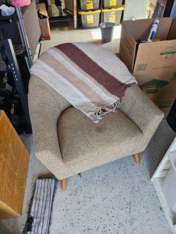 Accent chair