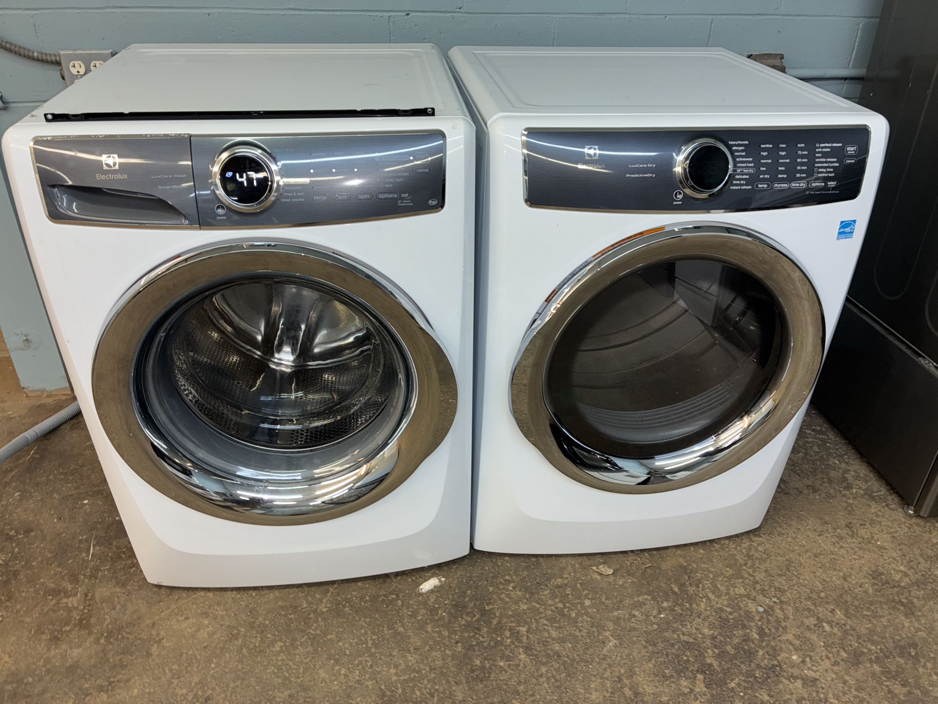 Electrolux Front Loading Stackable Washer And Dryer With 30 Day Warranty