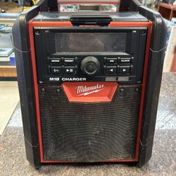 Milwaukee Job Site Speaker/charger TOOL ONLY 