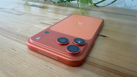 Like New Factory Unlocked iPhone 17 Pro Max 512GB Cosmic Orange - 100% battery health