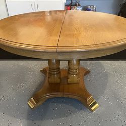 Oak table And 6 chairs