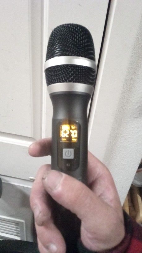 UHF Wireless Microphone