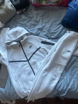 Full Nike Tech Fleece Zip-Up Jacket/Pants