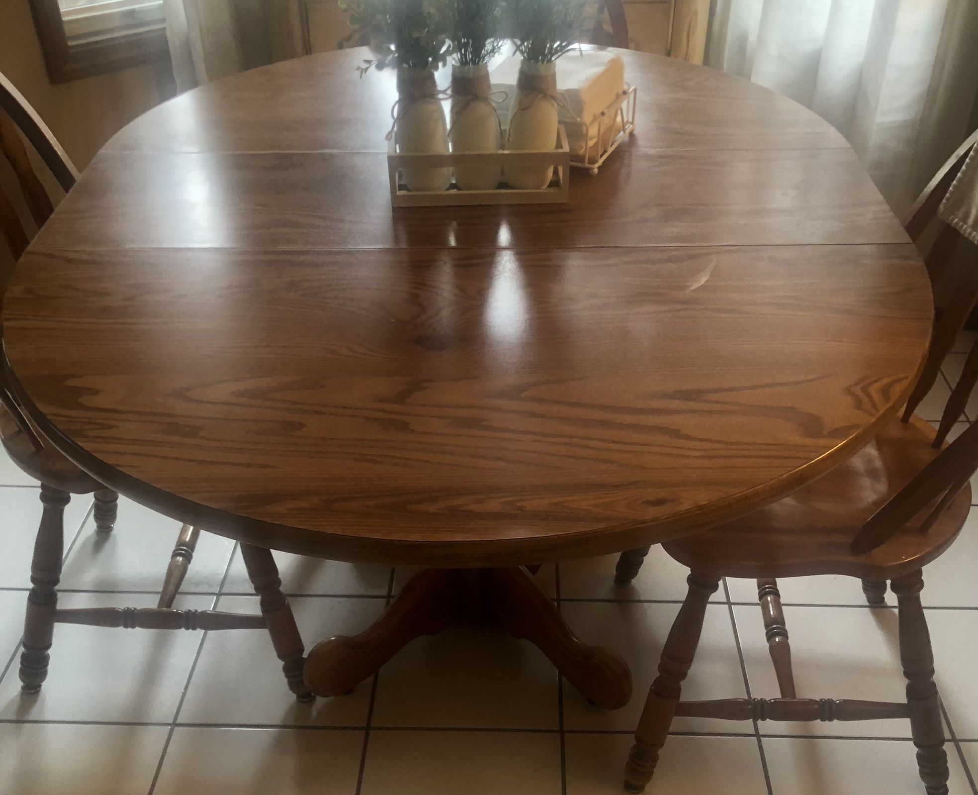 Kitchen table/4 chairs