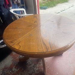 Round Table With 4 Chairs 