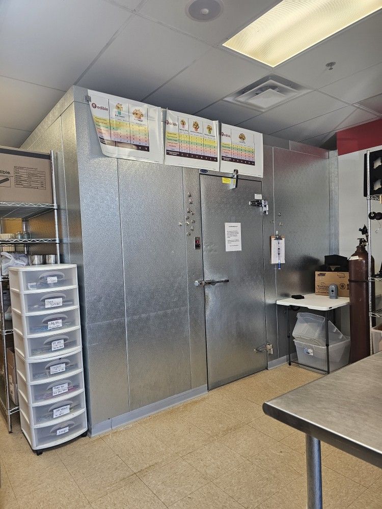 12 X 11 Norlake Walk In Coole