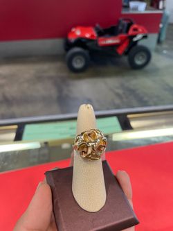 14K 5.9g Two-Toned RING W/ ROSES 🌹
