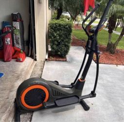 NICE DAY Elliptical Exercise Machine with Digital Screen – Excellent Condition