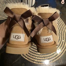 Uggs  boots  toddler