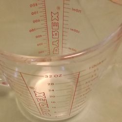 VINTAGE PYREX GLASS 4 Cup Measuring Cup #532 1 Quart 
 
RED LETTERING
