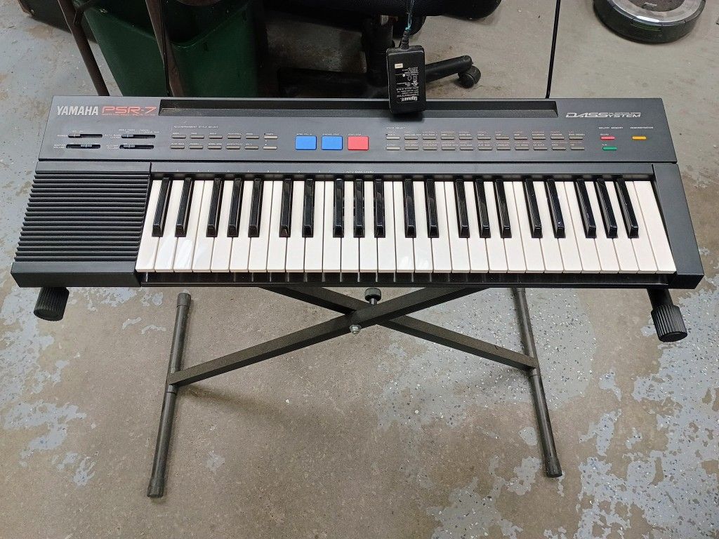 Yamaha PSR-7 Keyboard