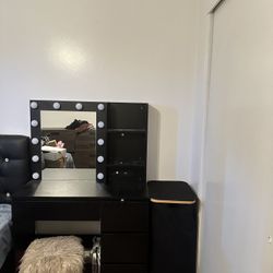 Black miny vanity 