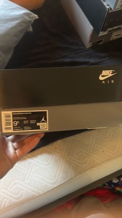Jordan 11 cherrys size: 9.5