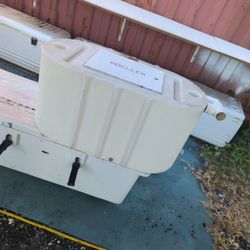 Moeller Livewell 40 Gallons