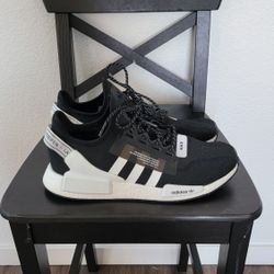 Adidas NMD_R1 V2 Core Black/White Size 11.5