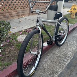 CONCRETE CORELINE THRONE (pls read desc)