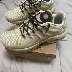 Mens sneakers size 11.5