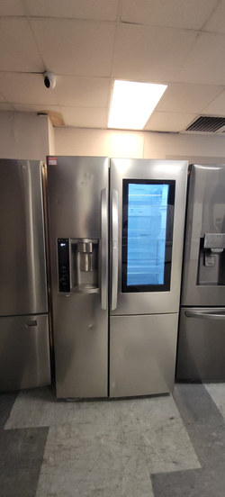 LG Side‑by‑Side Fridge w/ InstaView + Ice/Water – Stainless
