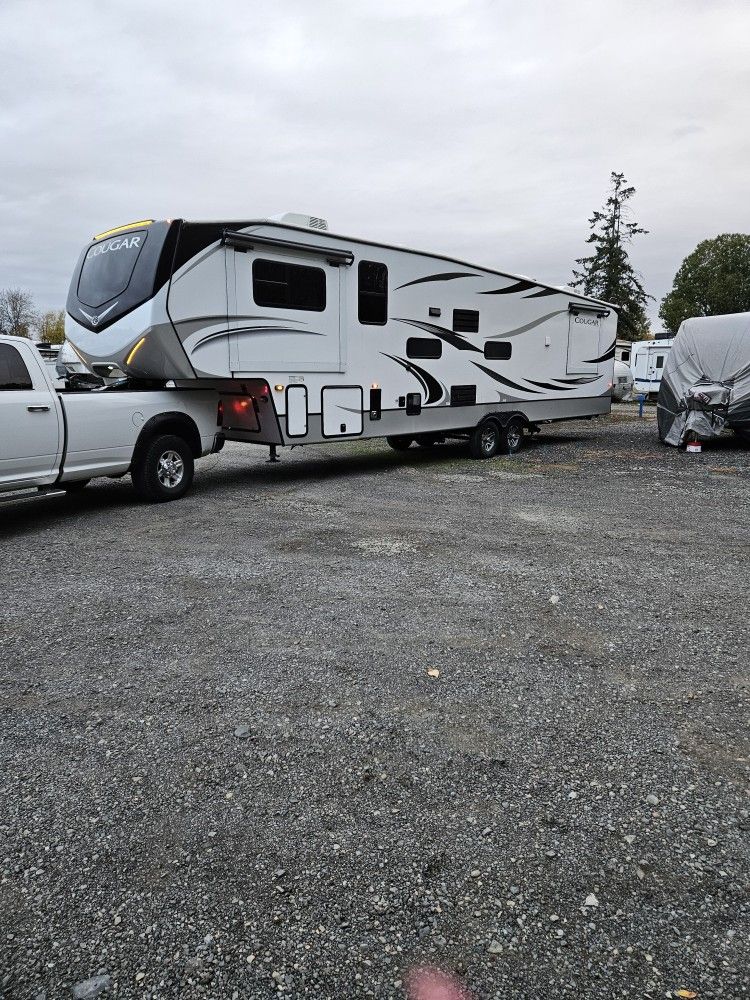 2022 Keystone cougar M 354 FLS