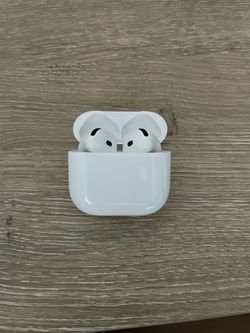Apple AirPod 4 noise cancellation