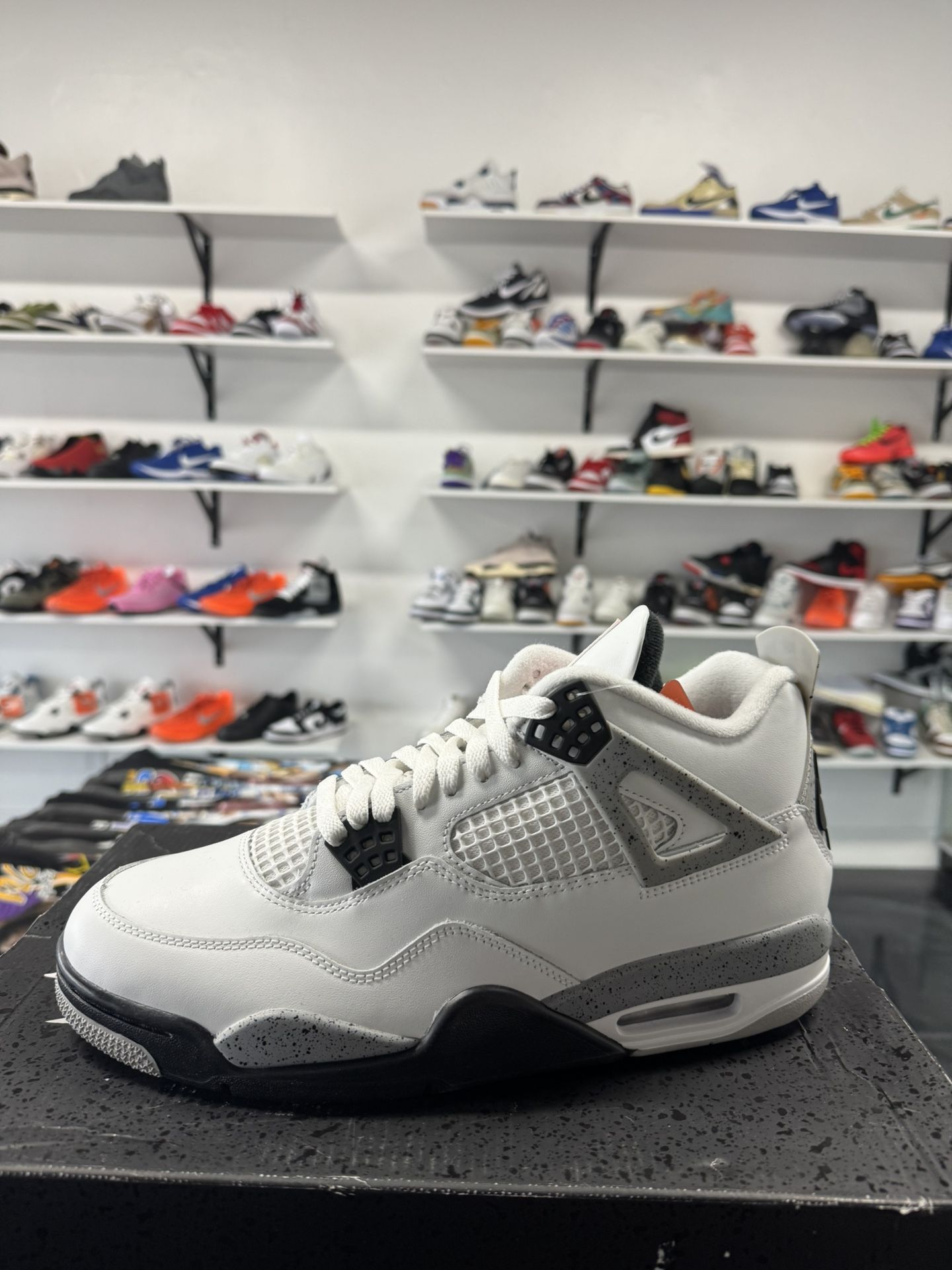 Jordan 4 White Cement 