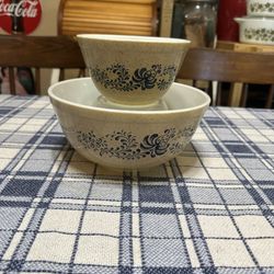 Vintage Pyrex Homestead Mixing Bowls