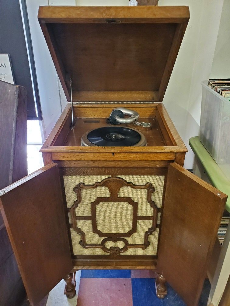 Antique Hand Crank Salon Decca Phonograph - Gramophone In a Tiger Oak Cabinet - Works