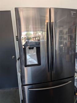Samsung Black Stainless Steel Refrigerator