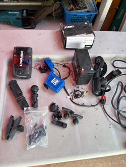 Fish finder with accessories