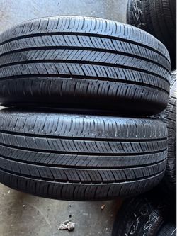 Pair of 215 60 17 Hankook Kinergy gt tires