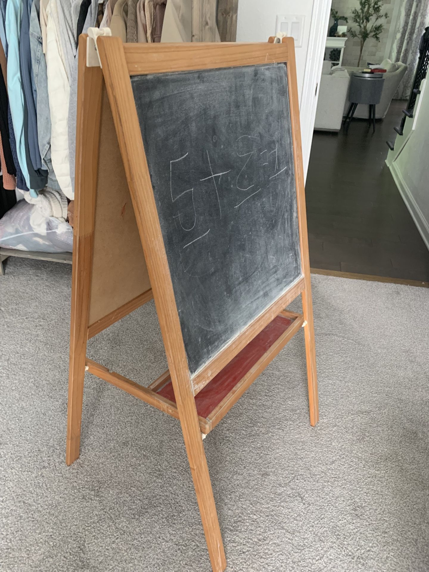 Kids Easel Stand